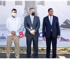 Neney Cabrera entrega 50.000 galones de pintura a municipalidad y 32 Gobernadoras Provinciales