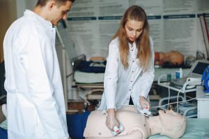 Innovación educativa: SUGETOSA impulsa la formación médica con simuladores avanzados