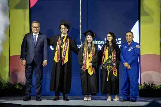 Celebran Commencement UDEM Primavera 2025 con la participación del astronauta José Hernández Celebran Commencement UDEM Primavera 2025 con la participación del astronauta José Hernández