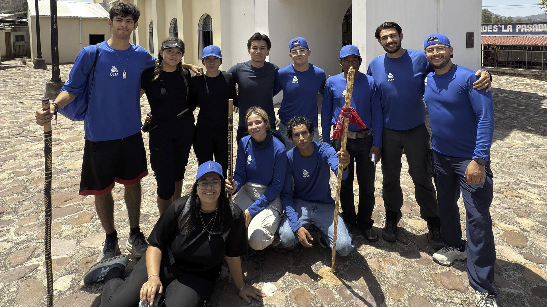 Jóvenes lasallistas apuestan por la paz: Más de 40 kilómetros de fe transforman la Sierra Tarahumara en santuario de esperanza