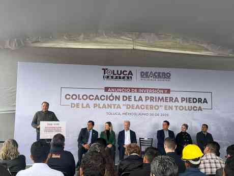 DEACERO coloca la primera piedra de su próximo Patio en Toluca