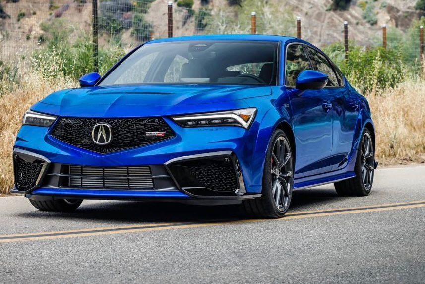 Acura Integra Type S, único en su especie con transmisión manual, estrena color Azul Insignia