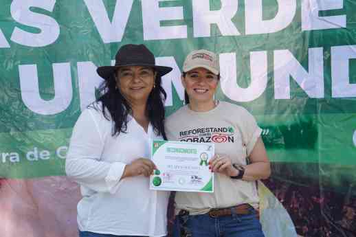 Voluntariado de Holanda reforesta de corazón la Sierra de Guadalupe
