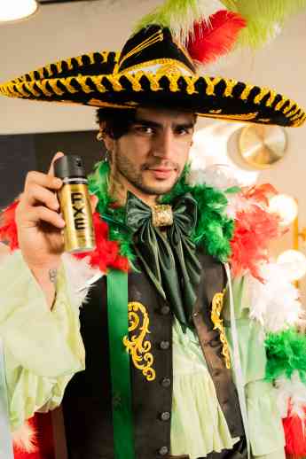 "Huele de lujo como te veas" con AXE