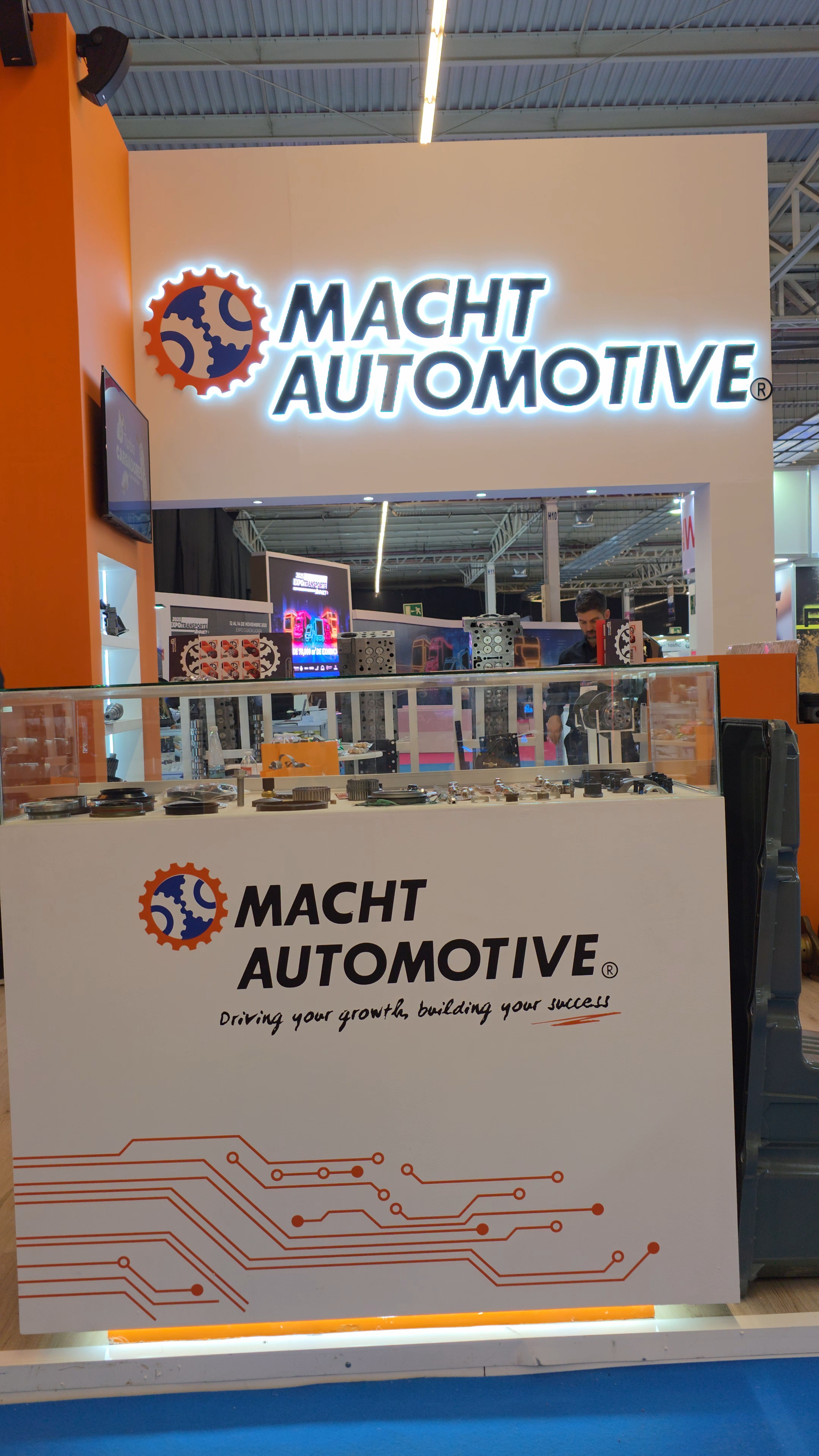 Mercado de tracto partes en México crecerá a USD 3,400 millones para 2034: Macht Automotive