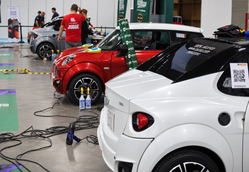 La marca mexicana de autos eléctricos ZACUA participó con gran éxito en la competencia World Wrap Masters en el marco de FESPA Mexico 2026